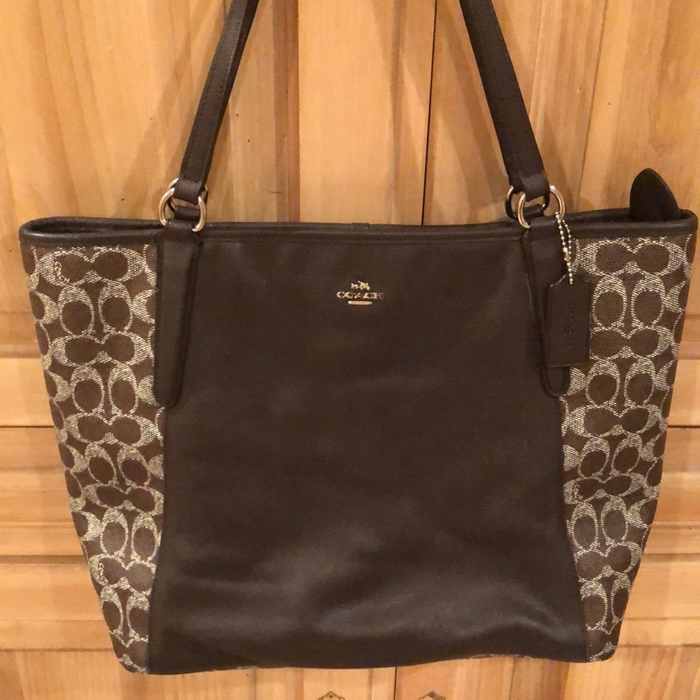 Authentic COACH zipper top tote purse
